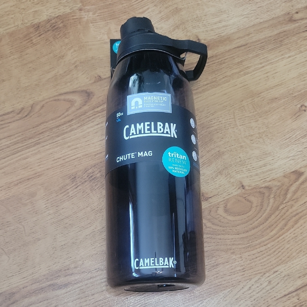 CamelBak Chute Mag Water Bottle - Black